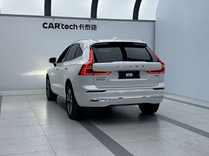 Volvo XC60 2023 B 5 4 WD — фото 4