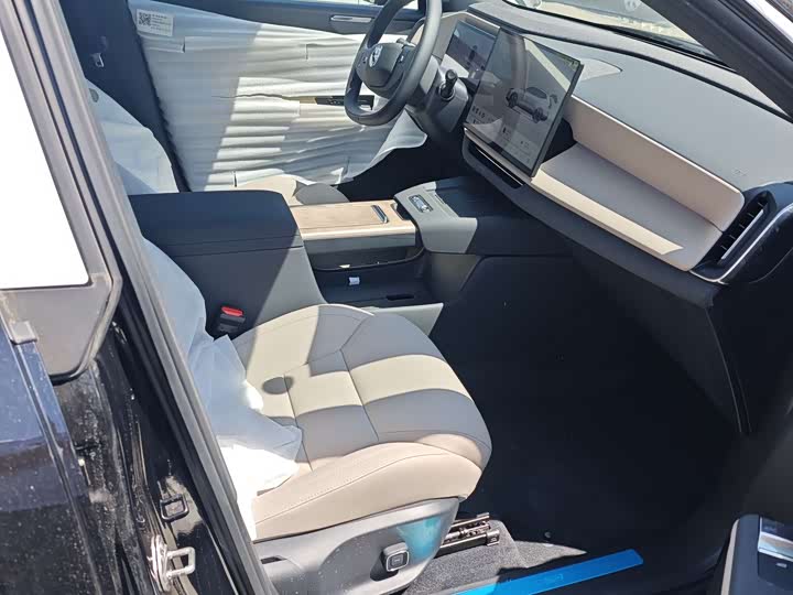 Volvo XC70 Hybrid 2026 4 WD Core — фото 11