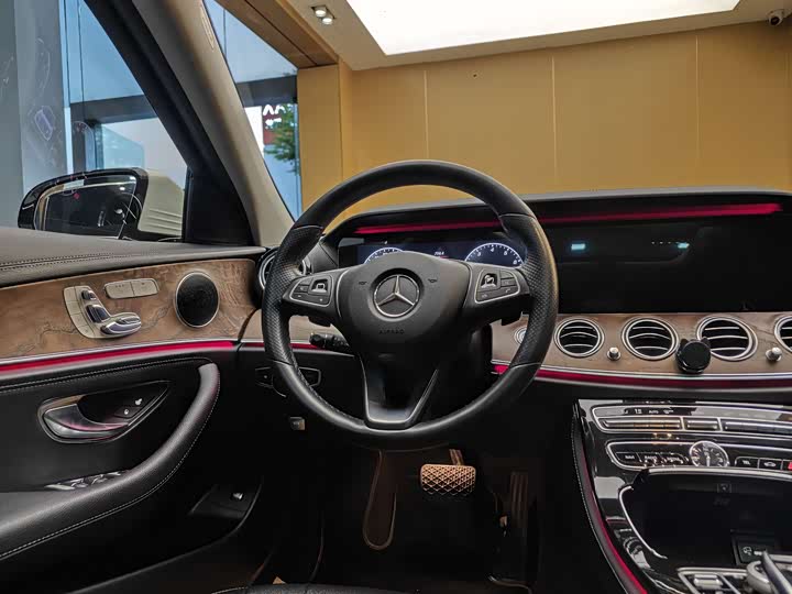 Mercedes-Benz E-Class 2016 E 300 L — фото 14