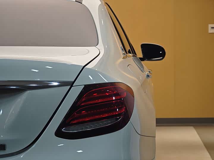 Mercedes-Benz E-Class 2016 E 300 L — фото 28