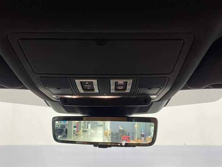 Jaguar XFL 2024 2.0 T P 300 4 WD — фото 27