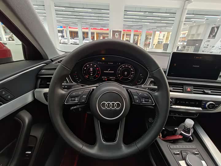 Audi A4L 2019 40 TFSI VI — фото 9