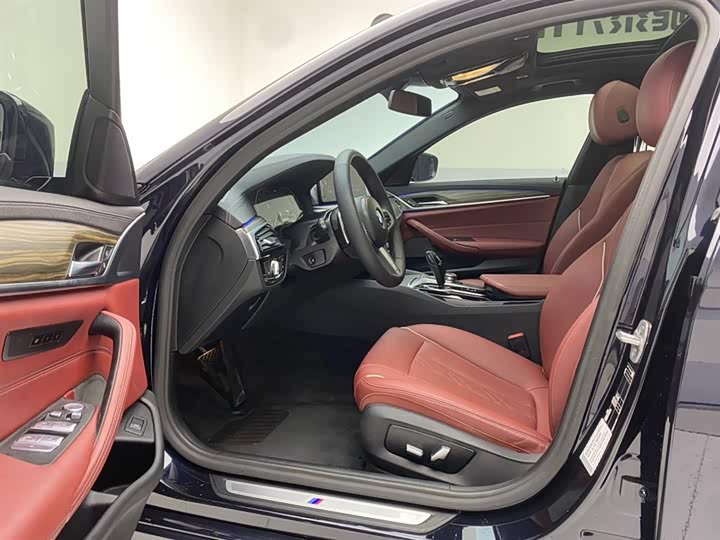 BMW 5-Series 2022 530 Li Leading M — фото 17
