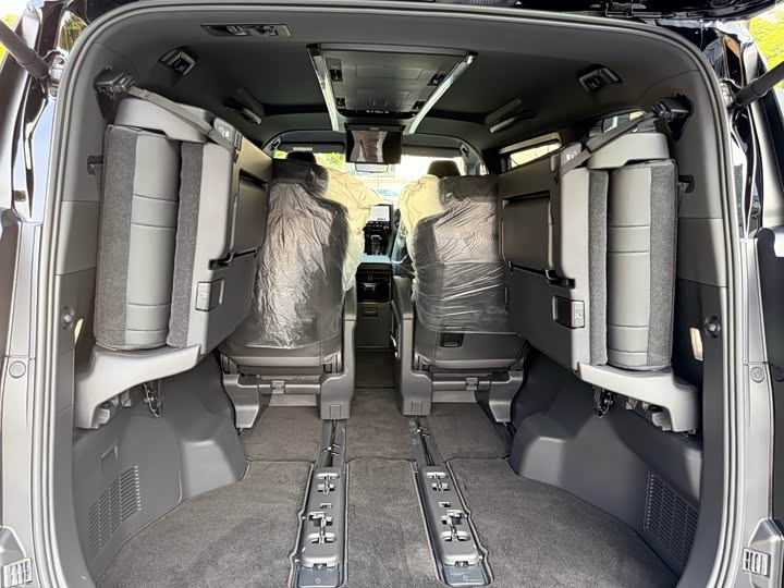 Toyota Alphard — фото 16