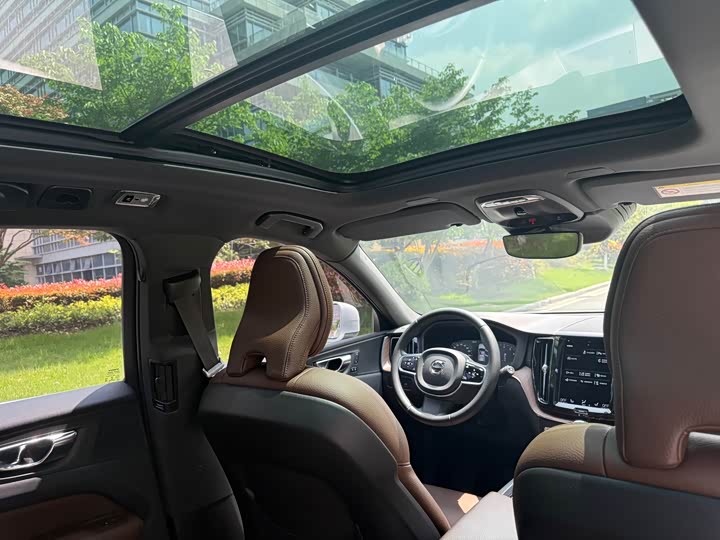 Volvo XC60 2021 T 5 4 WD — фото 19