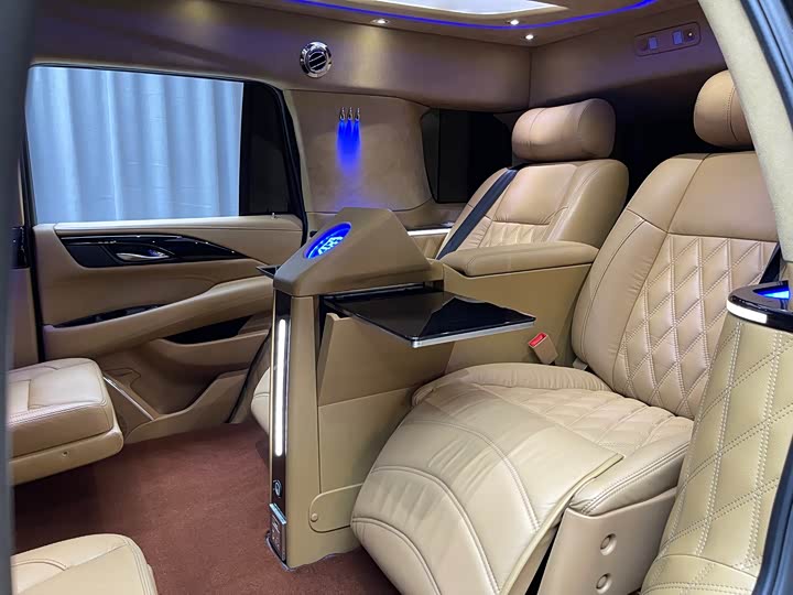Cadillac ESCALADE 2017 6.2 L ESV — фото 8