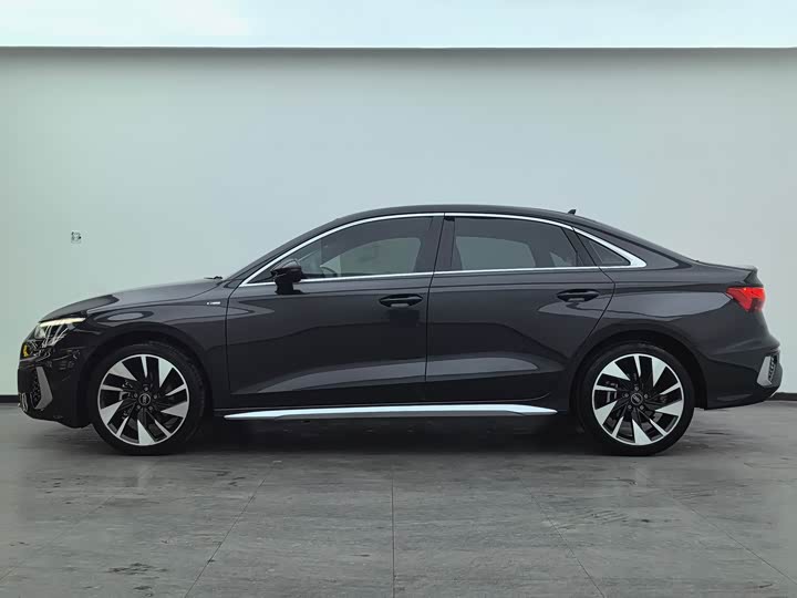 Audi A3 2024 A 3 L Limousine 35 TFSI Sport — фото 7