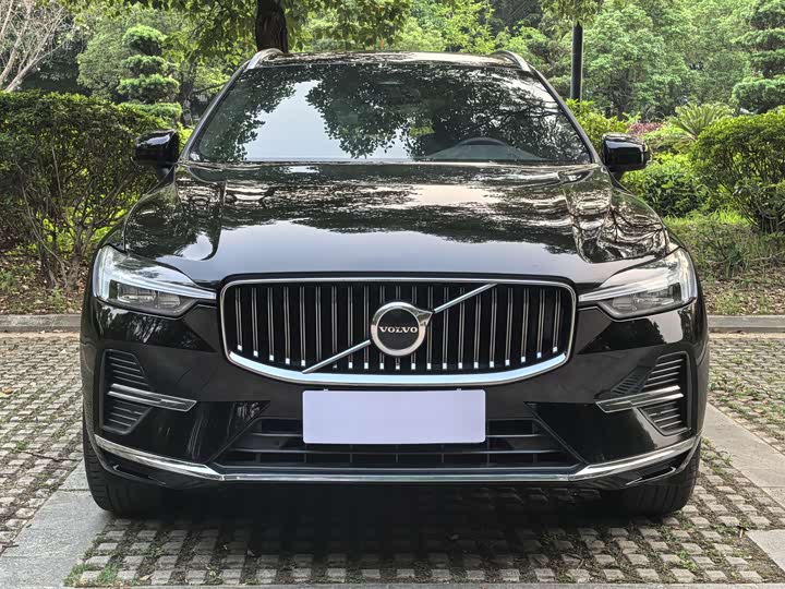 Volvo XC60 2022 B 5 4 WD — фото 2