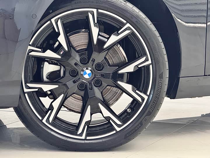 BMW 2-Series 2025 225 L M — фото 12