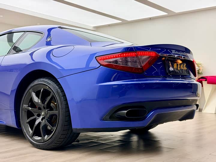 Maserati Gran 2013 4.7 L Sport Automatic — фото 10