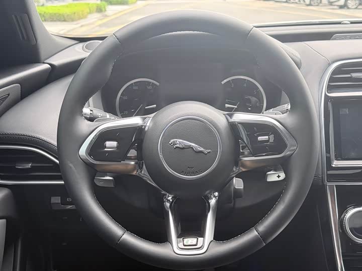 Jaguar XEL 2020 2.0 T 200 PS S — фото 7