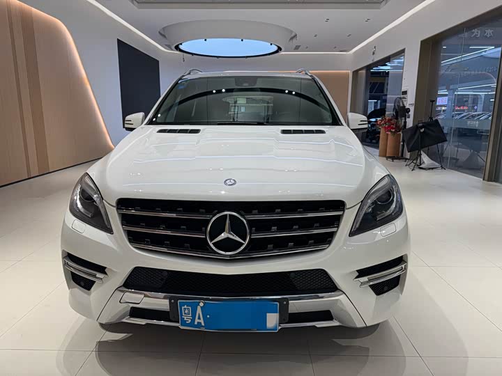 Mercedes-Benz M-Class 2014 ML 320 4 MATIC — фото 2