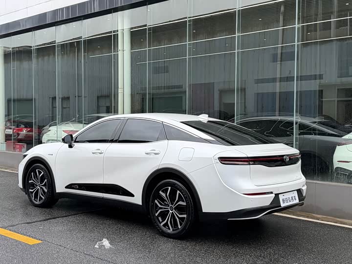 Toyota Sport 2023 2.5 L Sport Cross HEV 2 WD — фото 5