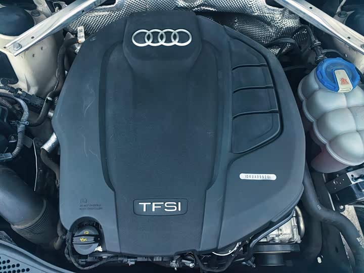 Audi A4L 2019 40 TFSI VI — фото 24