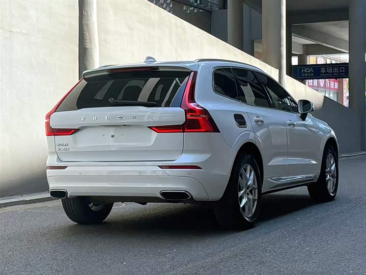 Volvo XC60 2018 T 5 4 WD — фото 5