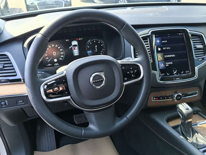 Volvo XC90 2017 T 6 5 — фото 9