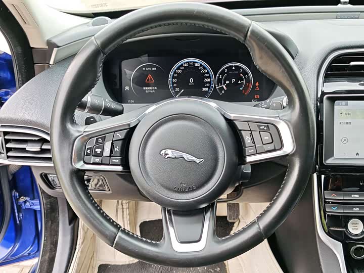 Jaguar XEL 2018 2.0 T 200 PS — фото 9