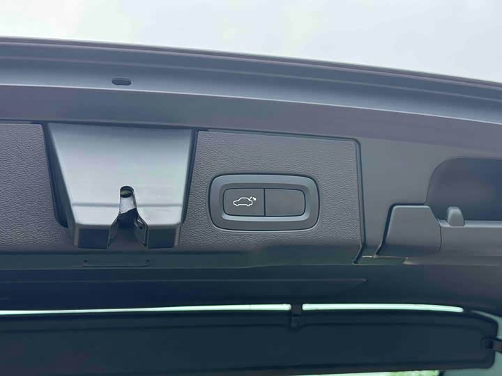 Volvo XC60 2021 T 5 4 WD — фото 25