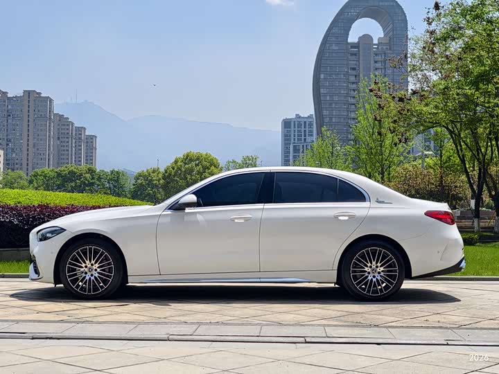 Mercedes-Benz C-Class 2024 C 260 L — фото 3