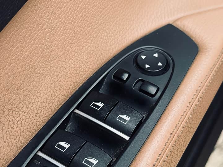BMW 7-Series 2014 730 Li — фото 16