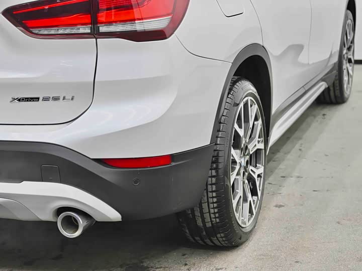 BMW X1 2022 x Drive 25 Li — фото 5