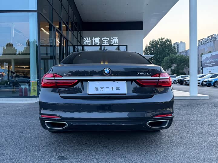 BMW 7 Series 750Li xDrive — фото 11