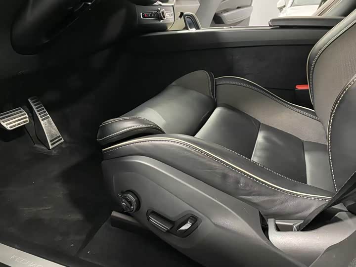 Volvo XC60 Hybrid 2021 T 8 E Hybrid — фото 16