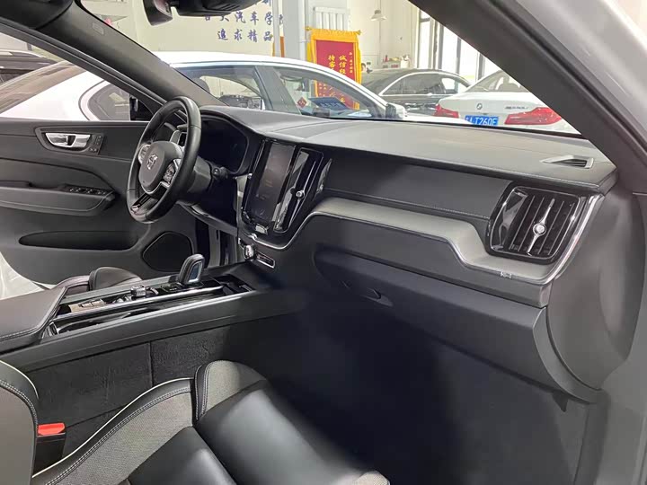 Volvo XC60 Hybrid 2021 T 8 E Hybrid — фото 8