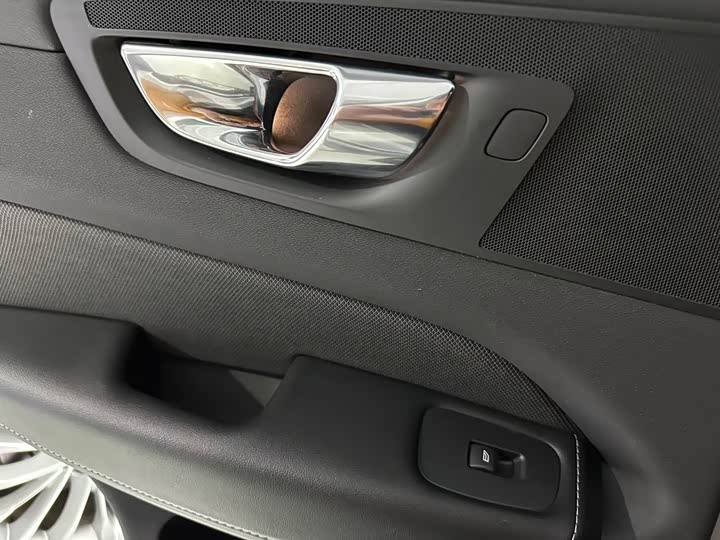Volvo XC60 Hybrid 2021 T 8 E Hybrid — фото 8