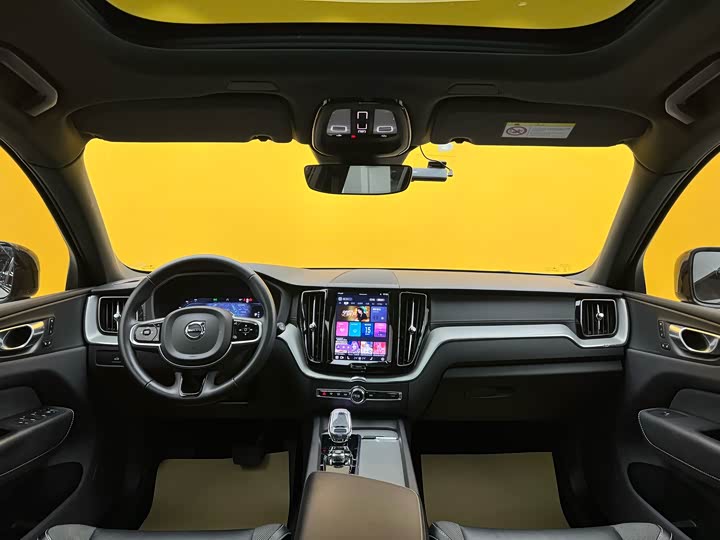 Volvo XC60 2023 B 5 4 WD — фото 15
