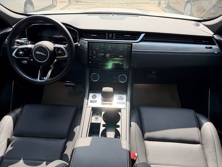Jaguar F-PACE 2024 P 250 R-Dynamic SE — фото 7