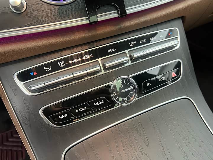 Mercedes-Benz E-Class рестайлинг E 300 L стиль — фото 19