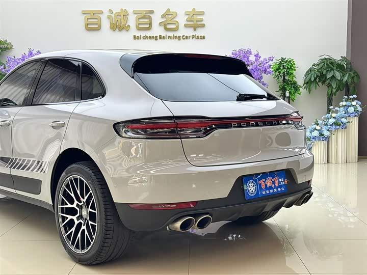 Porsche Macan 2018 Macan 2.0 T — фото 6