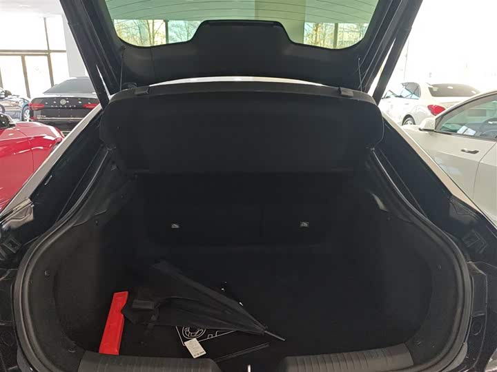 Changan UNI-V 2024 1.5 T Premium — фото 9
