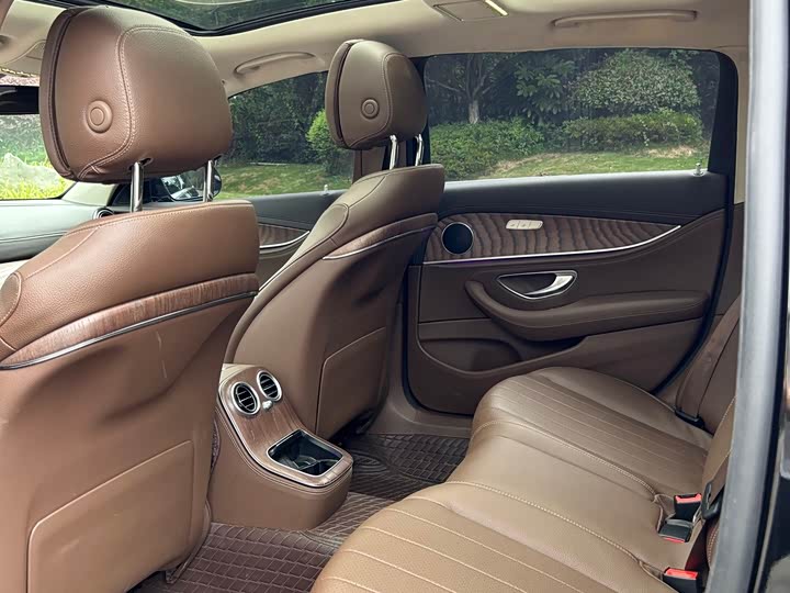 Mercedes-Benz E-Class рестайлинг E 350 L — фото 9