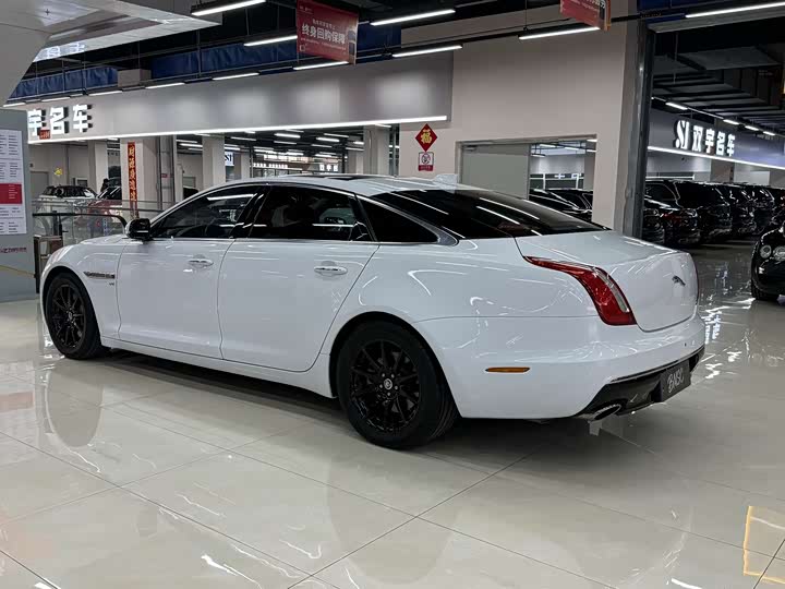 Jaguar XJ 2016 XJL 3.0 SC 2 WD — фото 8