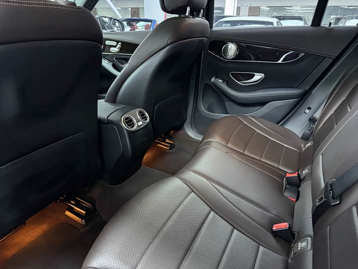 Mercedes-Benz GLC 2018 GLC 260 4 MATIC Luxury — фото 7