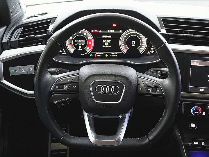 Audi Q3 2024 40 TFSI — фото 9