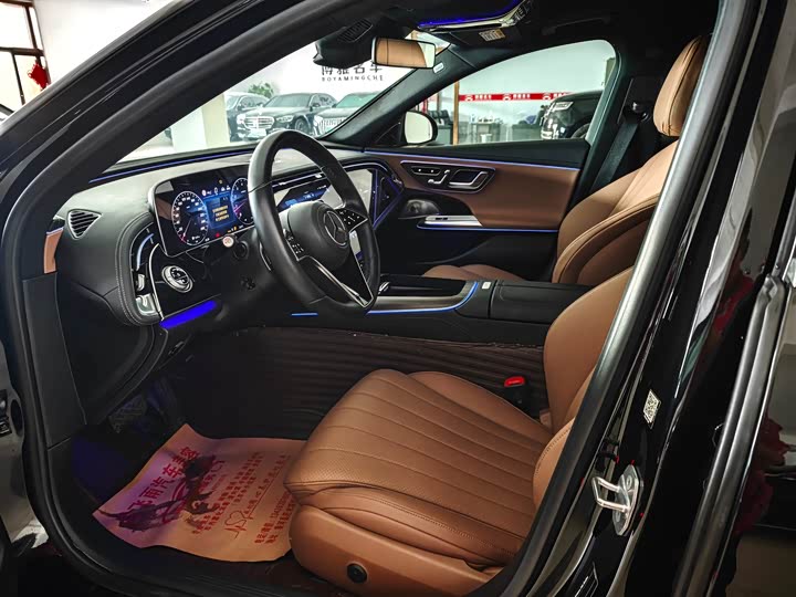 Mercedes-Benz E-Class 2024 E 300 L Luxury — фото 7