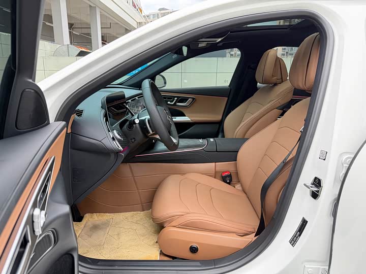 Mercedes-Benz E-Class 2024 E 300 L Sport — фото 4