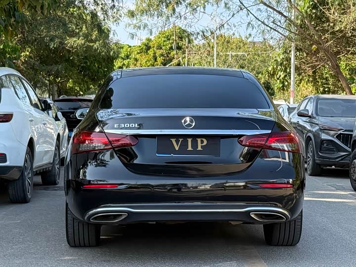 Mercedes-Benz E-Class 2017 E 300 L Luxury — фото 8