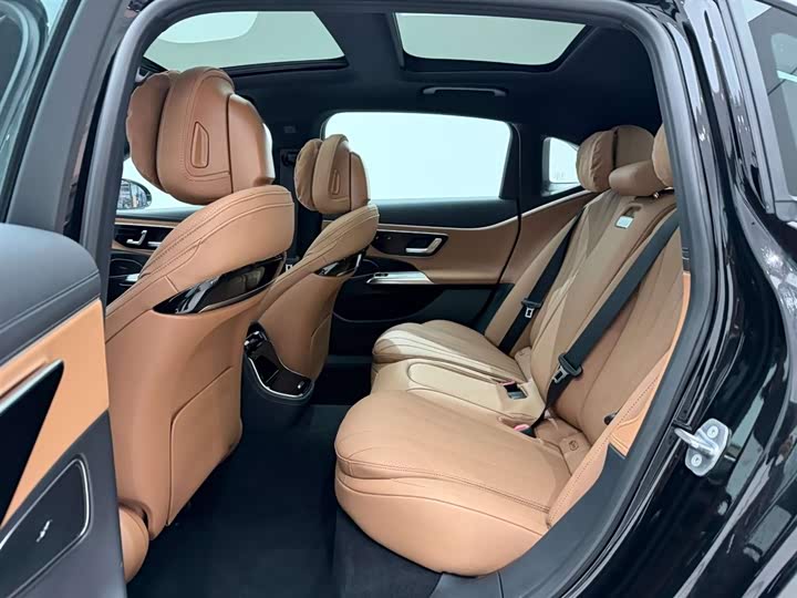 Mercedes-Benz E-Class 2024 E 260 L — фото 17