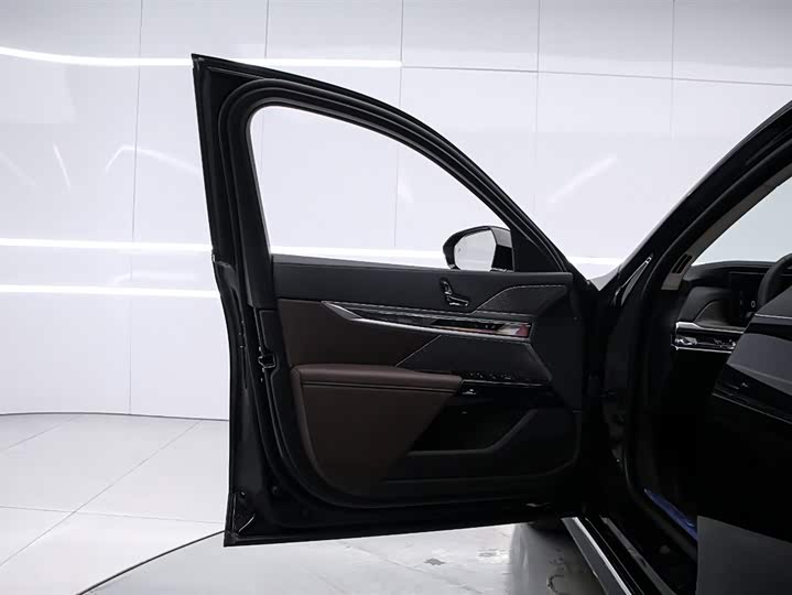 BMW 7-Series 2026 740 Li Leading M — фото 11