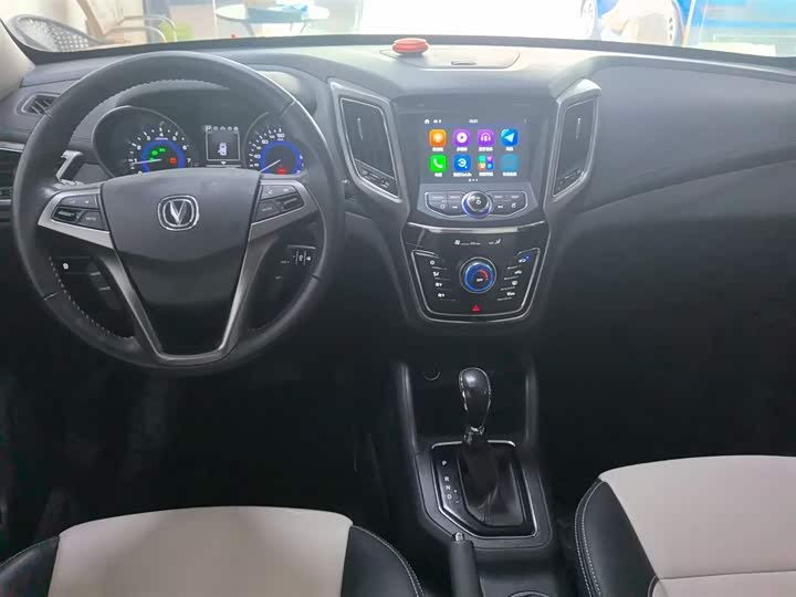 Changan CS35 2017 1.6 L ATLuxury — фото 10