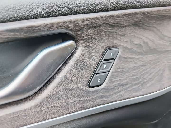 Jeep Grand Cherokee 4xe — фото 10