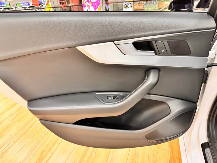 Audi A4L 2019 40 TFSI VI — фото 14