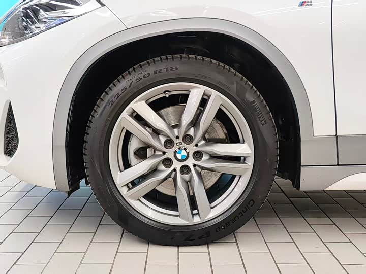 BMW X2 2020 s Drive 25i Leading M — фото 4