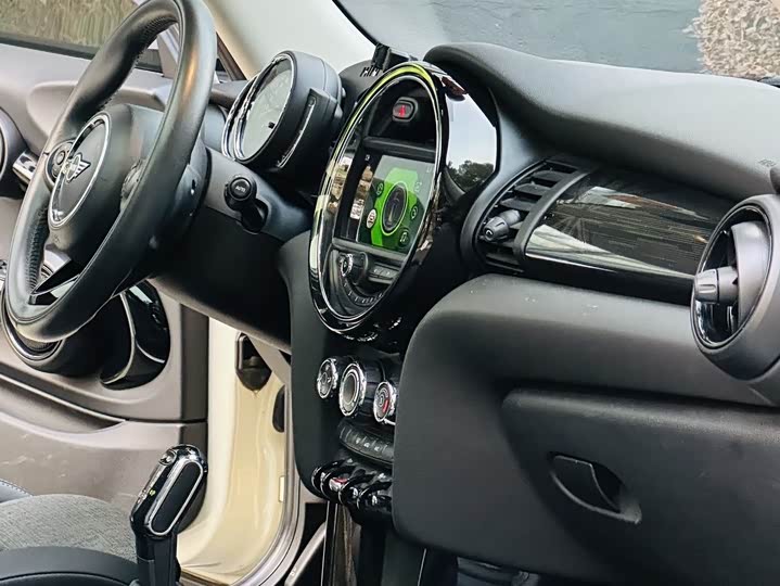 MINI Hatch — фото 13