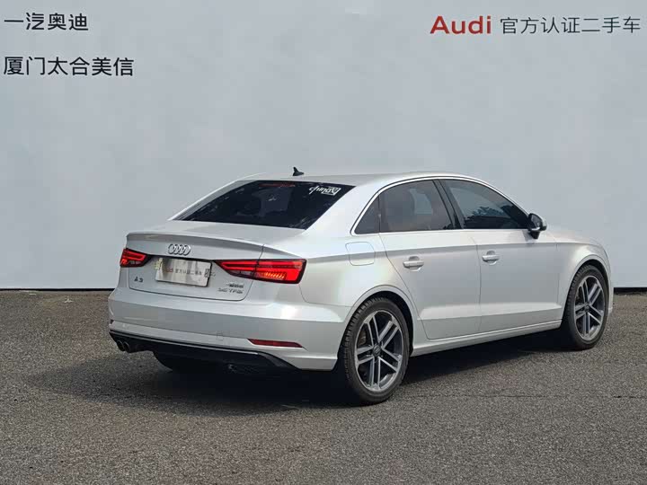 Audi A3 2019 Limousine 35 TFSI V — фото 4