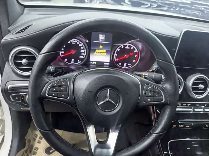 Mercedes-Benz GLC 2017 GLC 260 4 MATIC — фото 10